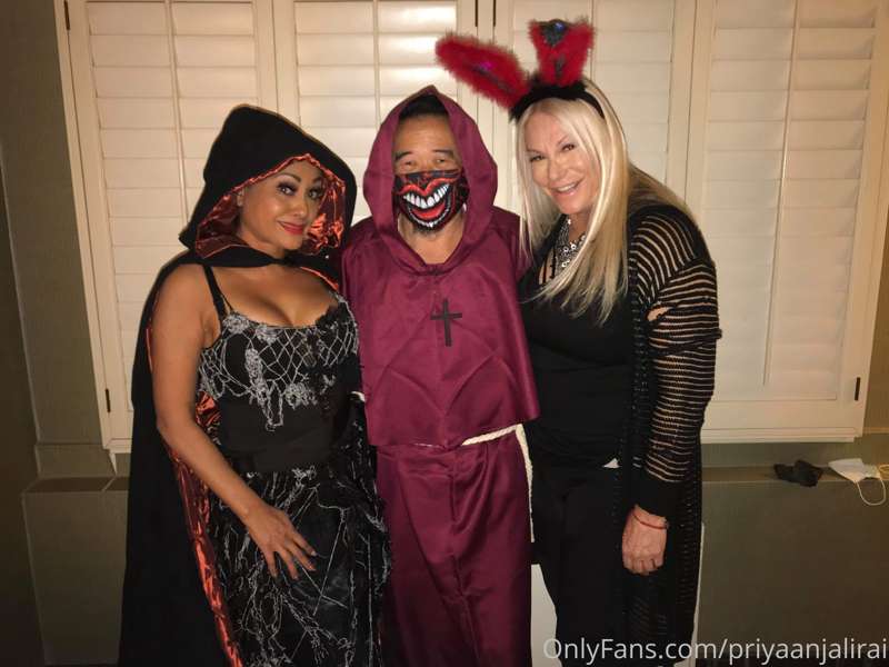 My Halloween costume hanging with Kat Cleavage on freemont i.. 1
