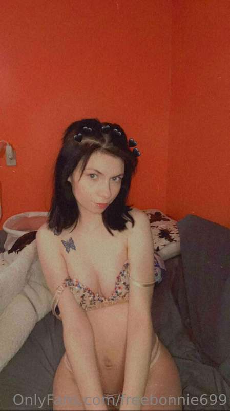 #Ad  Custom videos 🌶️ Petite🥰 Sex content 💦 Nudes 🔥 Teasers ..