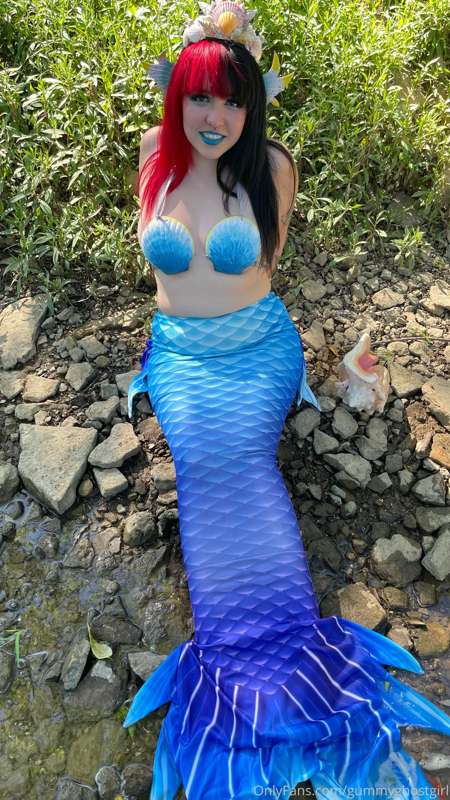 Just a mermaid looking for a sailor lover 🧜‍♀️💙 29