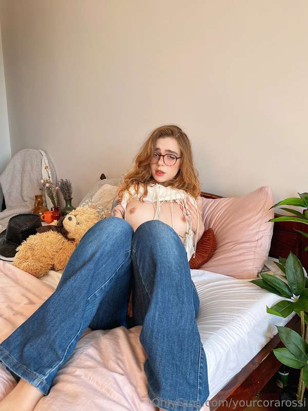 Live on OF on the 28th, Friday at 16:00 Spanish time. Should.. 8