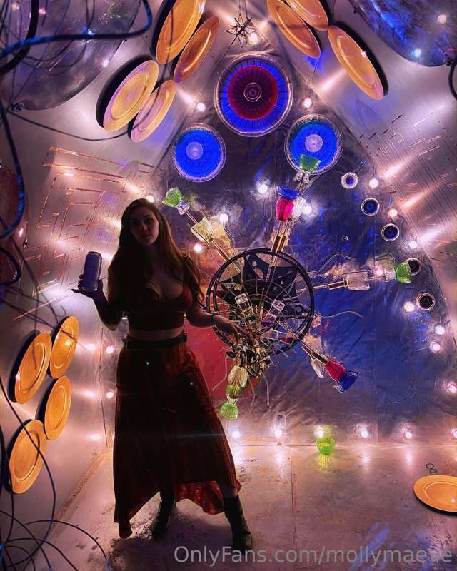 Happy Halloween!!! I just got back from the Hulaween Festiva.. 6