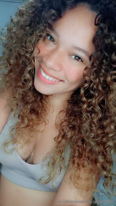 𝐒𝐎 𝐏𝐑𝐄𝐓𝐓𝐘 𝐆𝐈𝐑𝐋 Dia  🤩 she’s online now and ready to spend so..