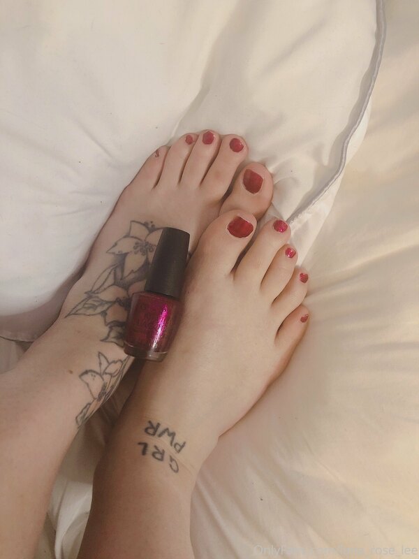 My puppy feet are summer ready ?♥️? You guys like the new co.. 2