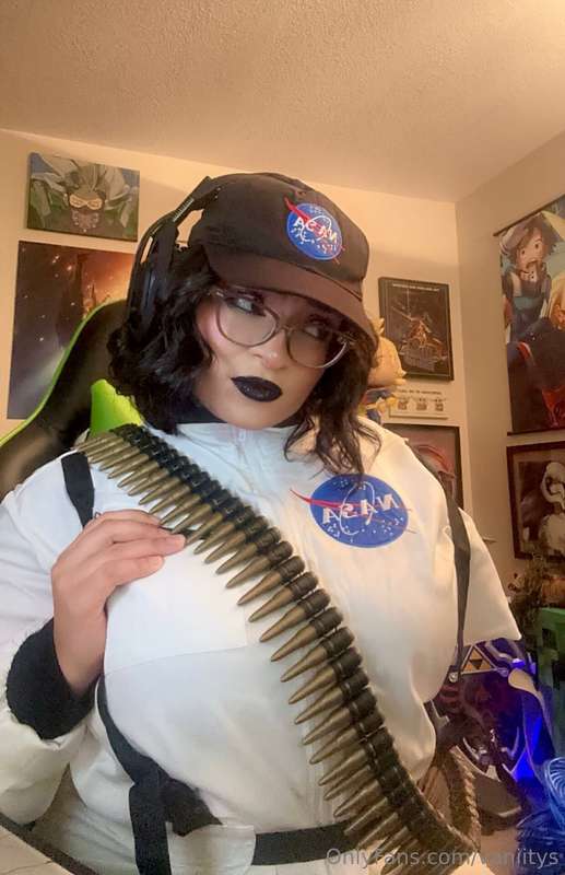 A naughty space dweller that wanted to show her mami milkers..