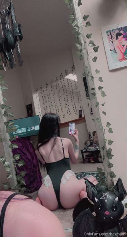 spank me 😈