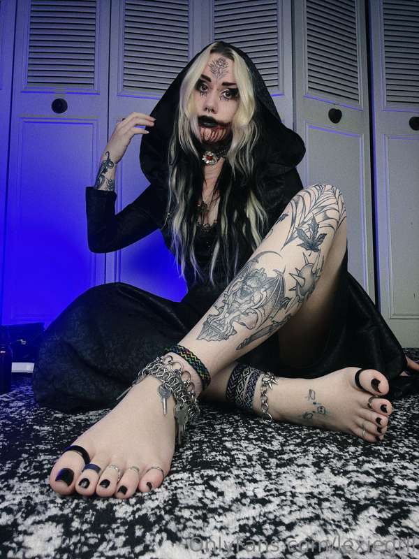 What do you think of my Halloween costume? 3