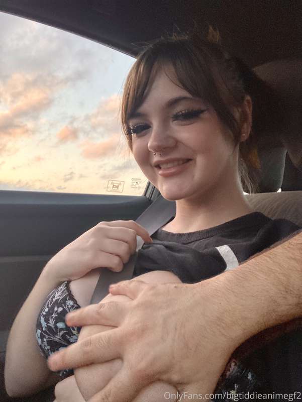 Eyes on the road, hands on me