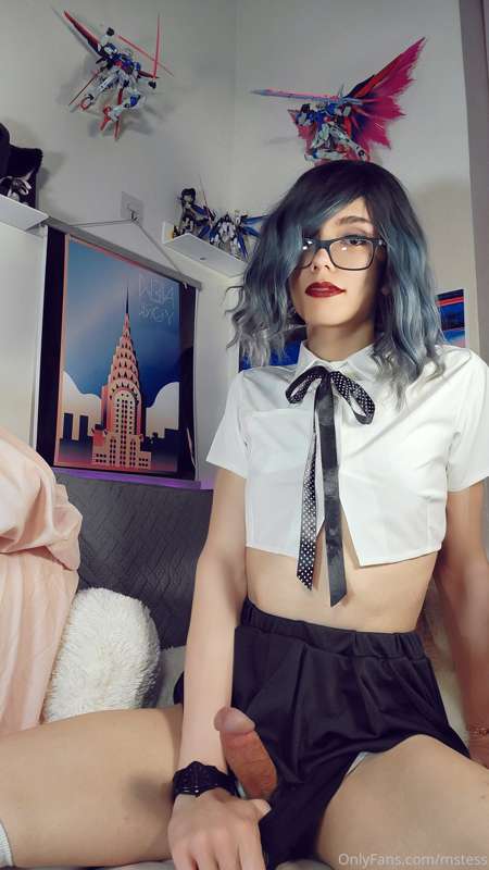 Come kick it with the nerd girl ;3 3