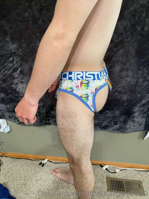 There is no back to these undies! LOL! 4