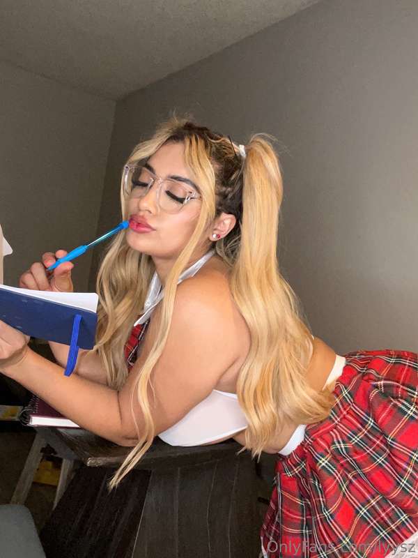 Lyyszie - Onlyfans - 01 Apr, 2024