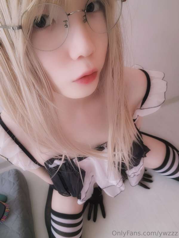 On my days off, I like watching porn at home >.< 12