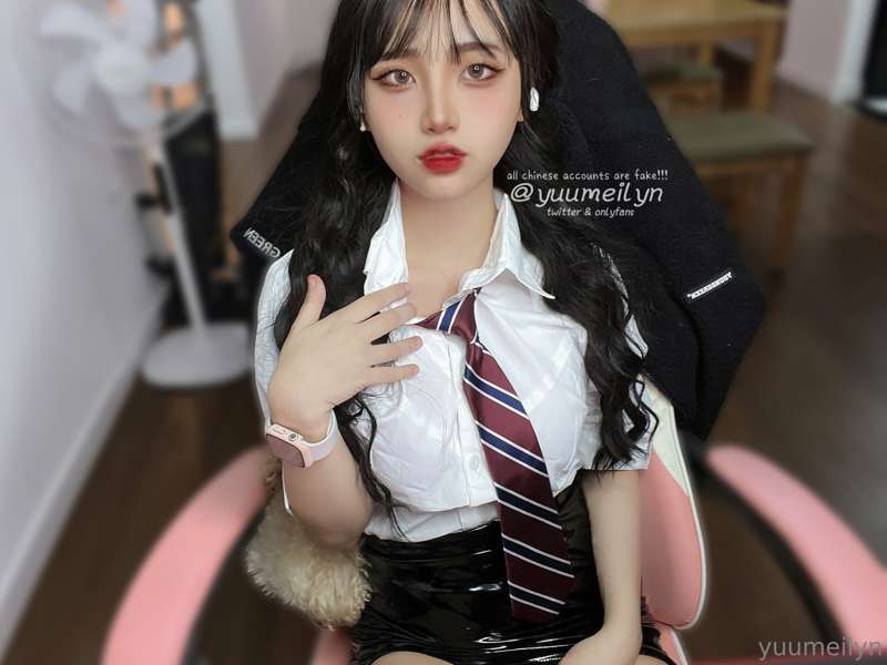 Are you hiring a secretary by any chance😚?