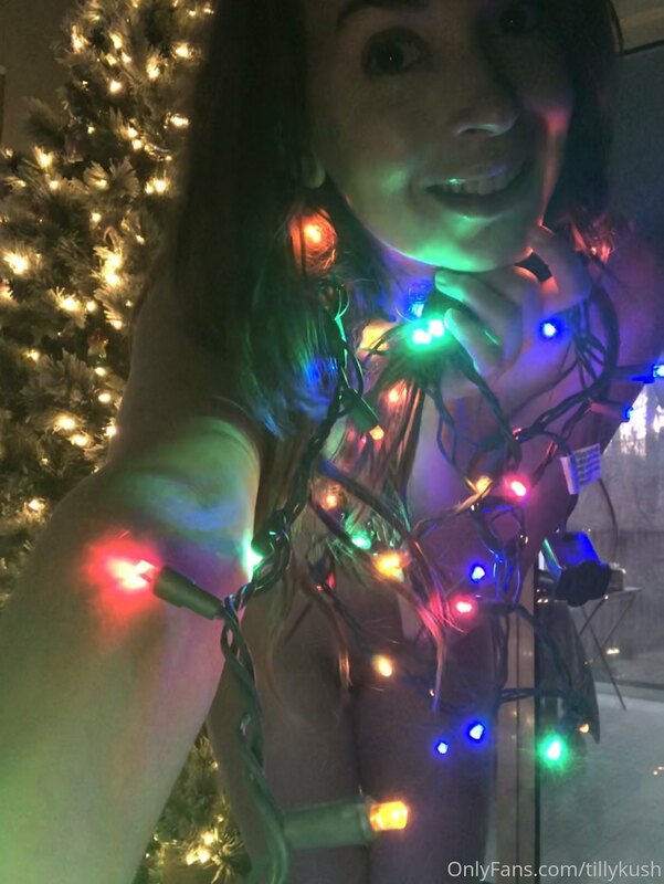 A bunch of festive pics for you! 9