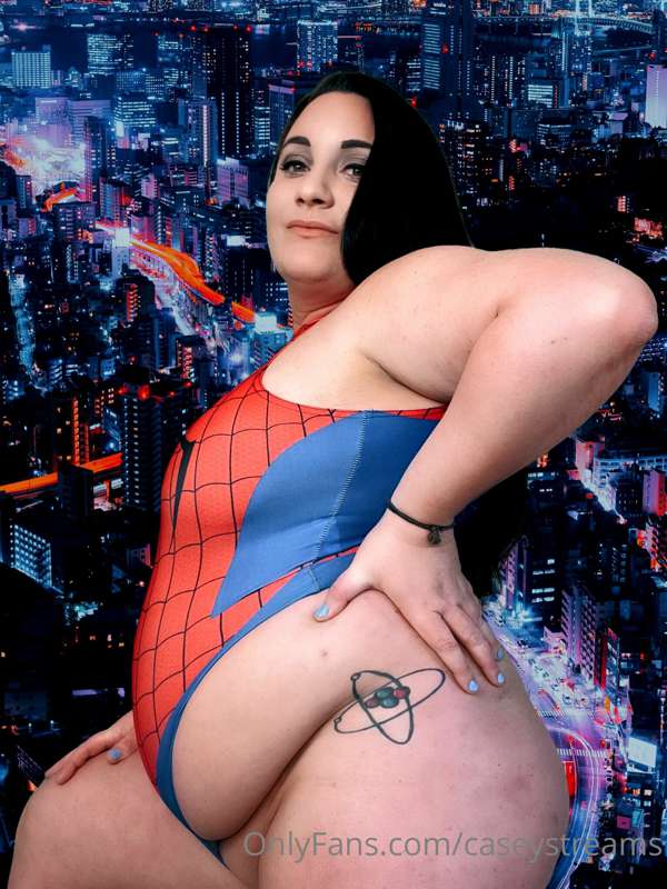 My stuffer-senses are tingling 🕸💙❤️ 4