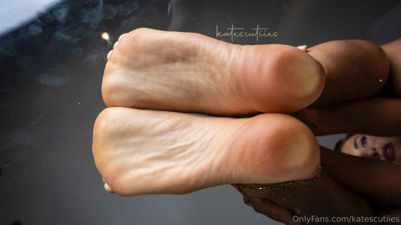 My sexy feet pressed on glass pt 2😘 6