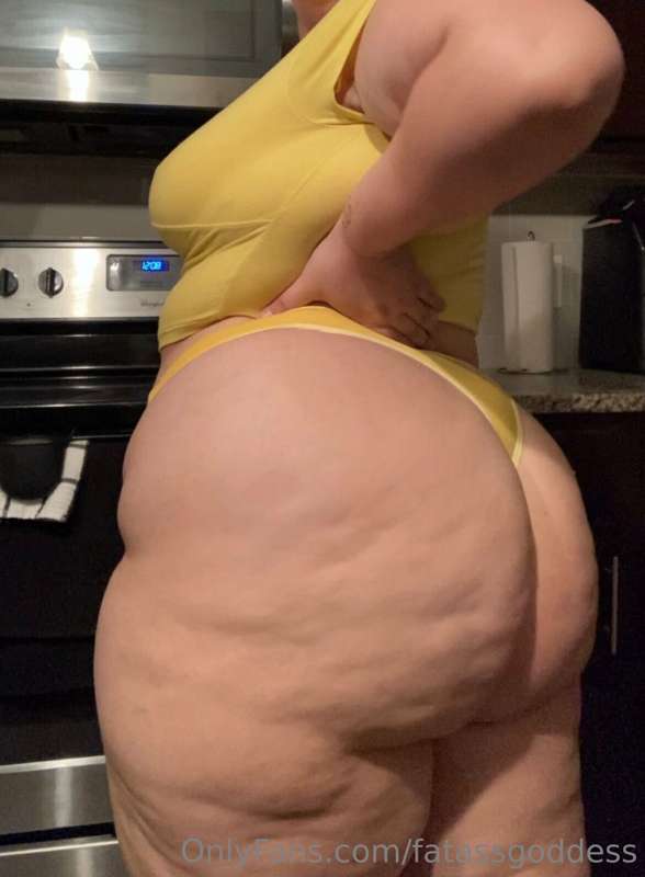 Fatassgoddess - Onlyfans - 29 Mar, 2023