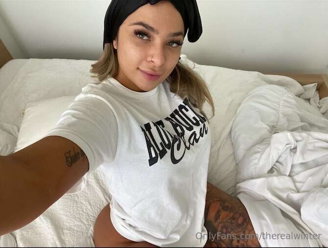 waiting for you to cum to bed🫦