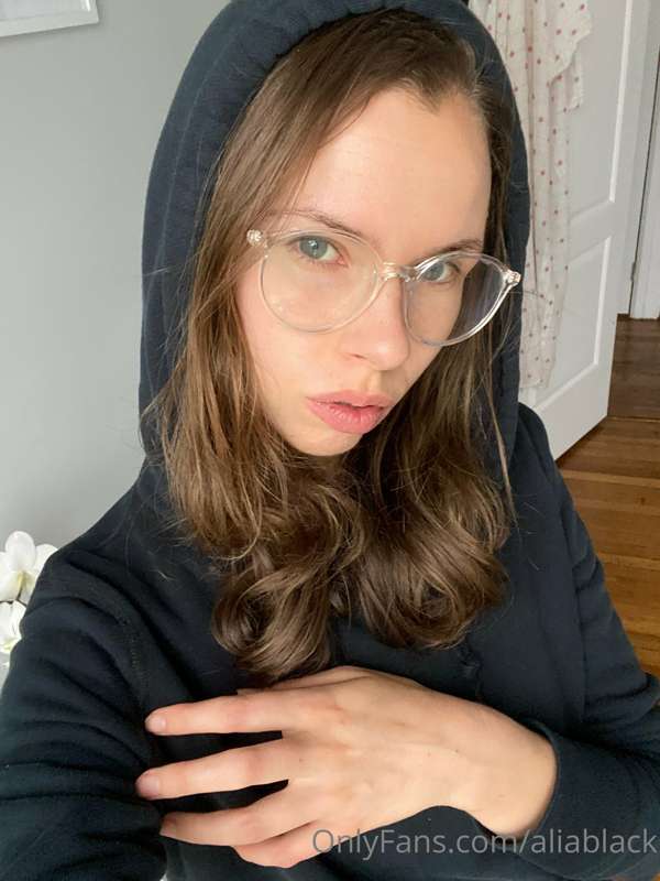 My favorite hoodie 🖤💋
