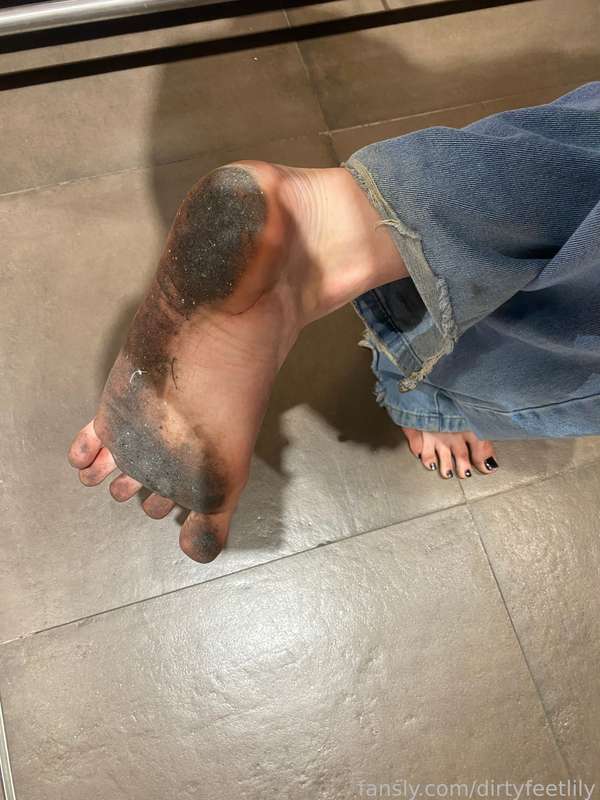 Dirtyfeetlily - Fansly - 28 Apr, 2025 6