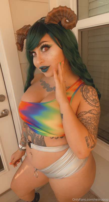 So excited to livestream tonight!!!! Rave demon vibessss~ I’.. 8