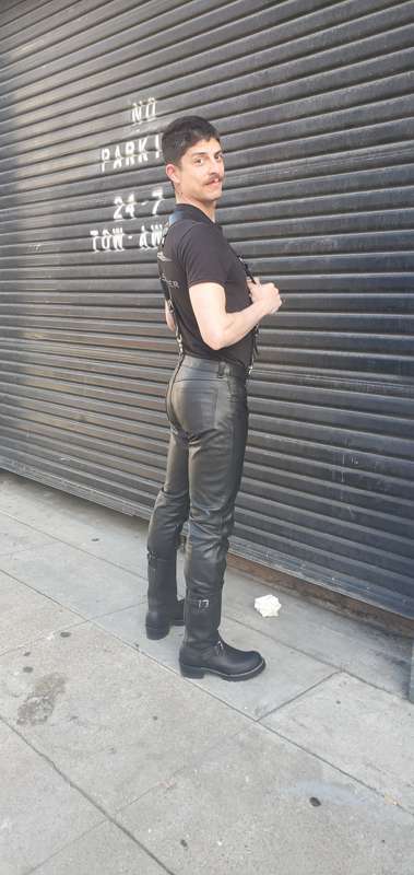 Who wants to see me fuck in leather? 2