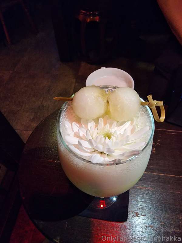 this is my first time trying this jade blossoms drink! its a.. 2