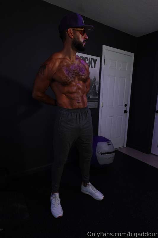 BTS: Warming Up on Set for JOGGER JERKER Shoot! Thanks to al.. 2