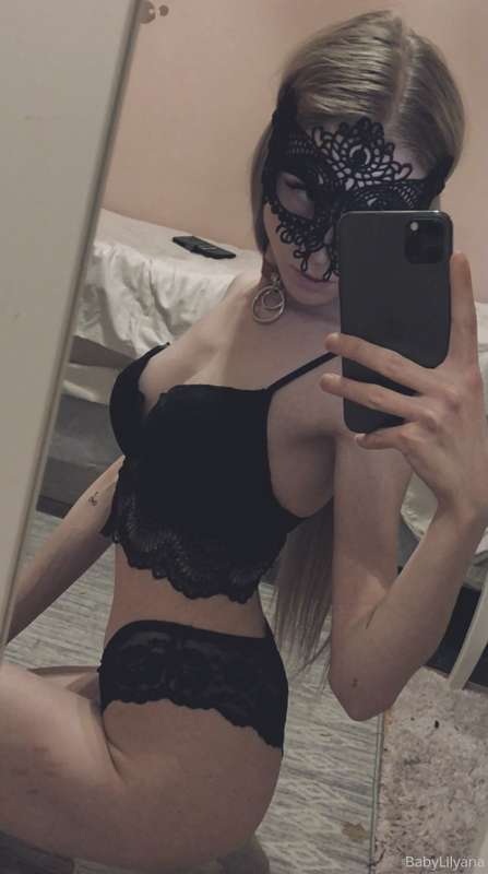 Should i do some kind of live here somtime? Comment or dm me..