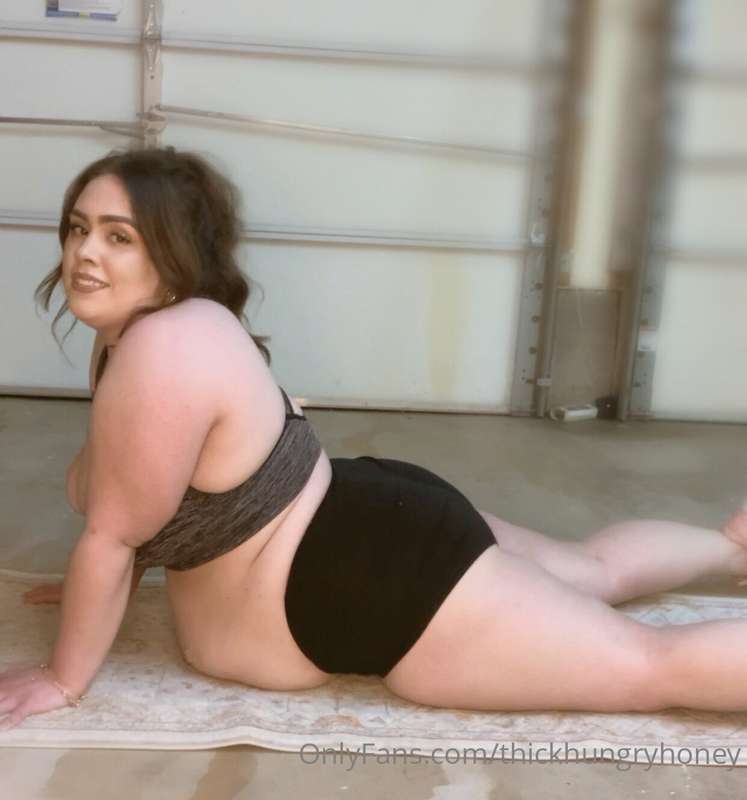 Bad bitch, I could be your morbidly obese piggy fantasy 🐷 6