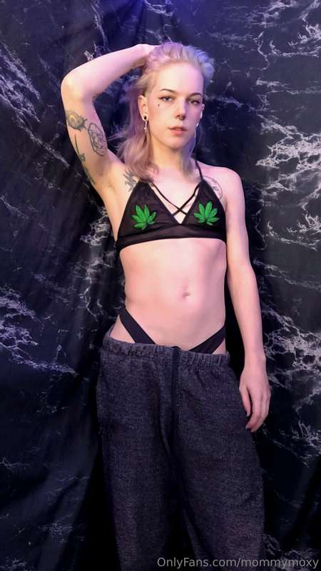 Casual Stoner Sunday vibes 12
