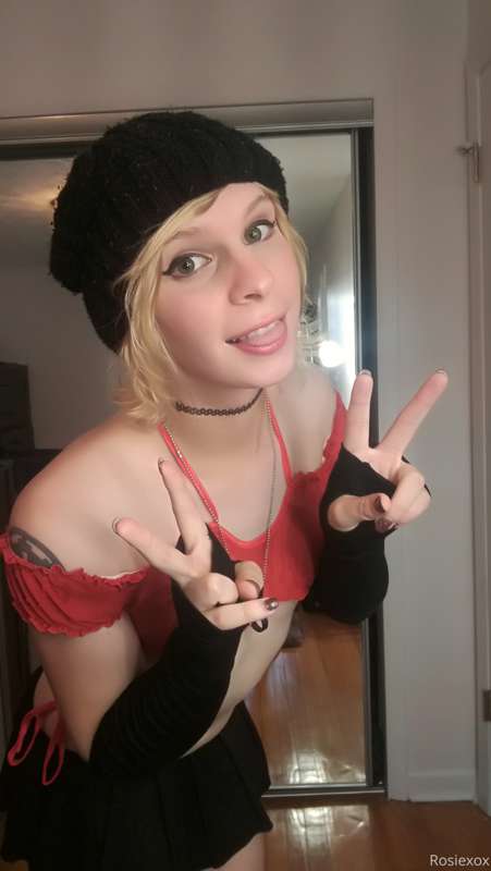 Lil cutie in red 2/3 x <3 6