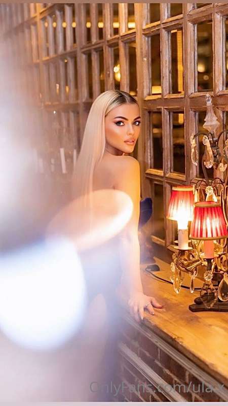 Let's end this evening with a passionate sex in my bedroom....