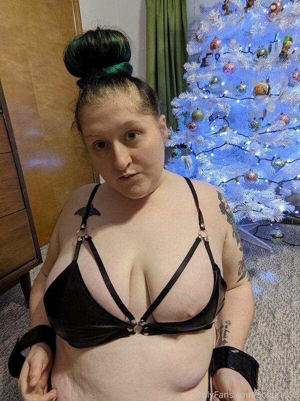 Ready and waiting for you to fuck me and cum ?❤️ 3