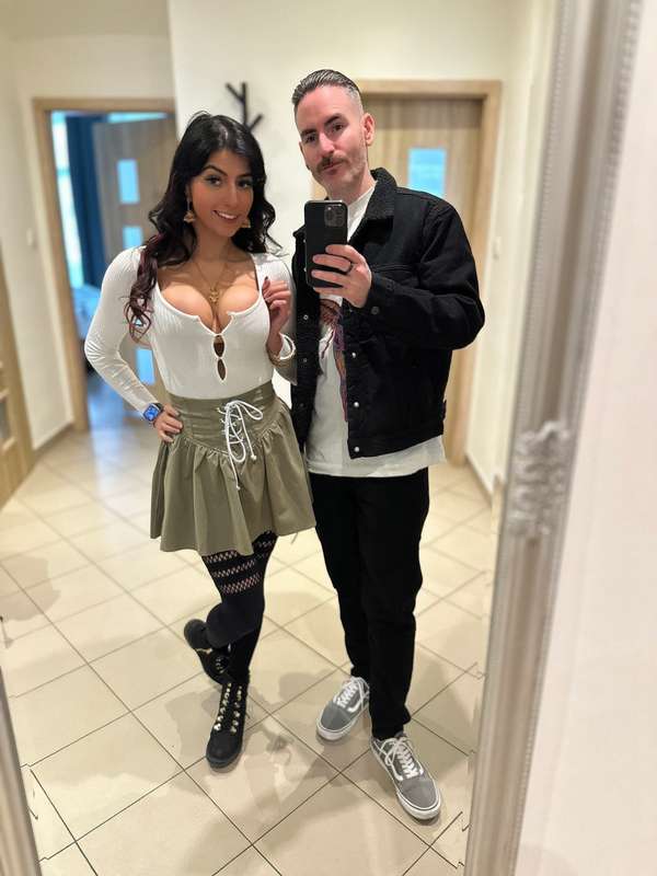 Habibi come to Prague 🇨🇿🇵🇰 Keep swiping to see my tiddies 🙈 .. 21