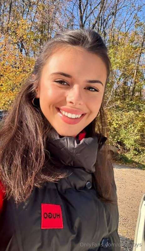 💓𝐅𝐑𝐄𝐄𝐄 𝐒𝐔𝐁𝐒𝐂𝐑𝐈𝐏𝐓𝐈𝐎𝐍💓 cute @official_emiliaxo just turned 19 ..