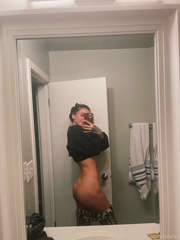 Do ya like my butt? 1