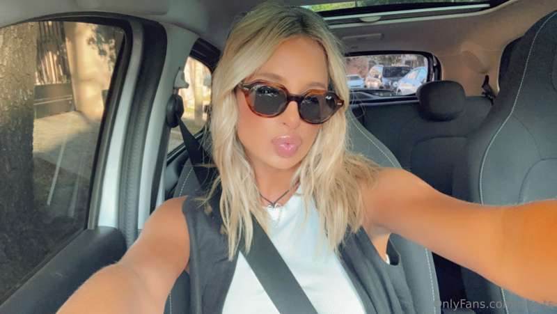 Happy Sunday! It's still an action-packed day for me as I'm ..