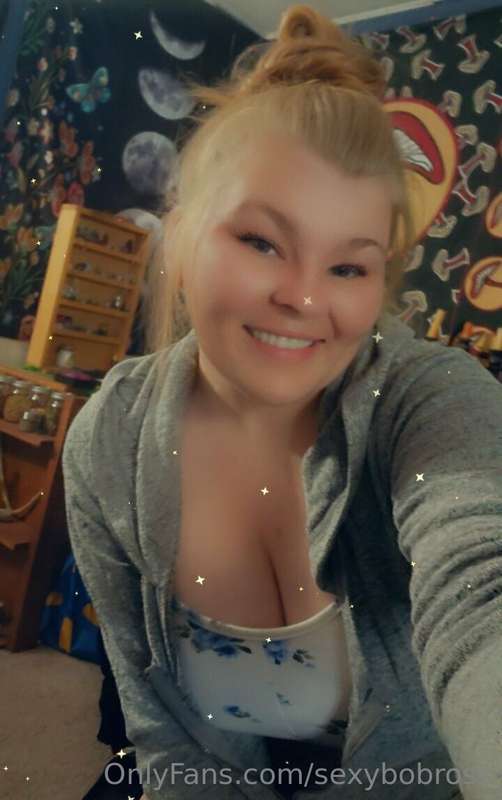 How's all my babes doing? What are you doing for the weekend..