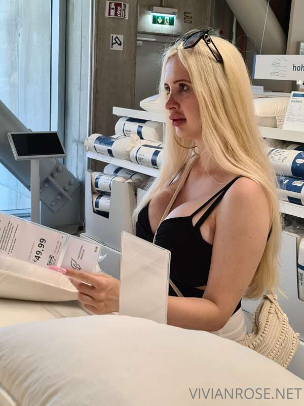 Vivianrosefree - Onlyfans - 20 Aug, 2022