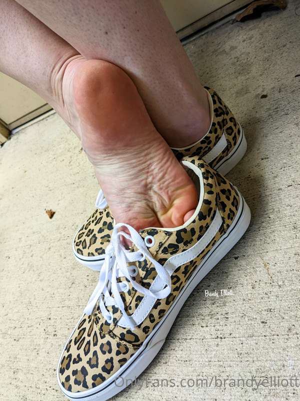 I got some new Vans 🥺 I hope they make my feet stink
