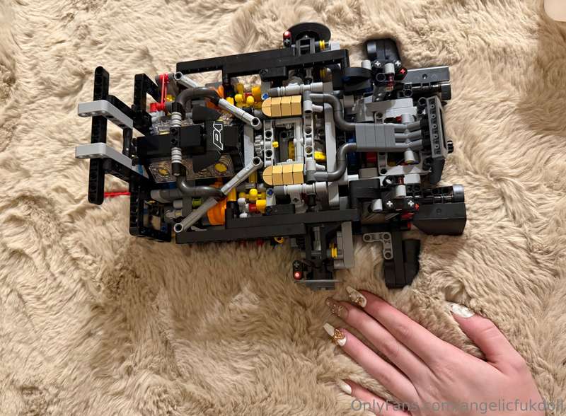 Update on the Lego P1 build!! Alsoooo if you wanna treat me .. 1