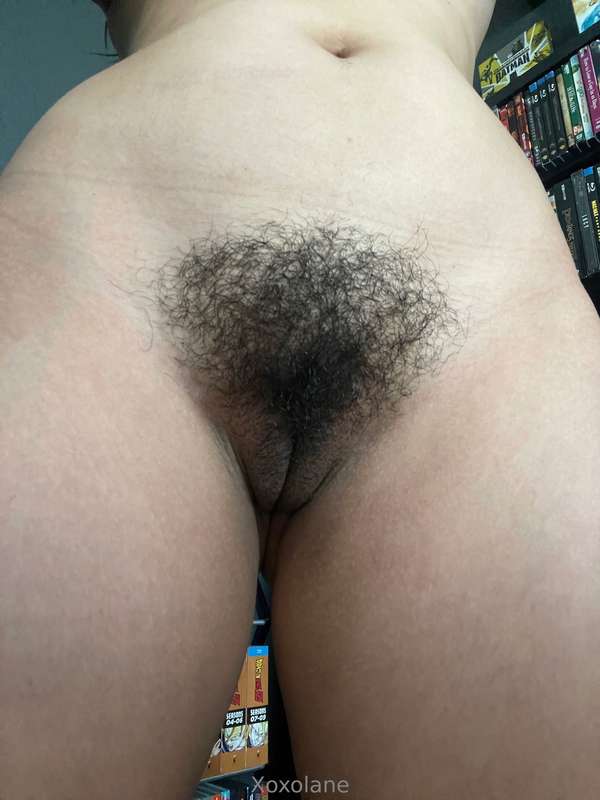 I've tried full bush, trimmed bush, bush on top & bare lips,.. 4