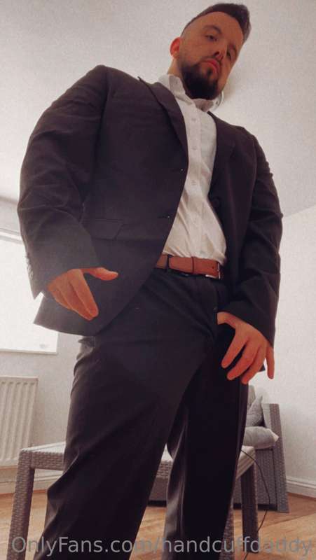 Do you like a guy in a suit? 💗 1