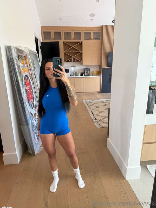 mirror selfies for days 1