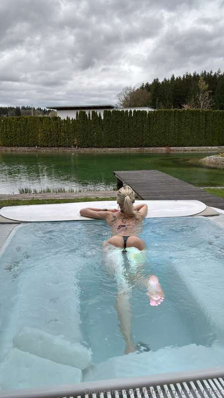 I’m on a wellness spa trip in Austria ☺️🤍 I will be sharing .. 5