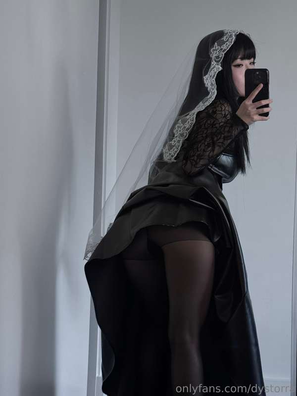 Osaragi cosplay but make it lewd ~ btw any tights enthusiast..