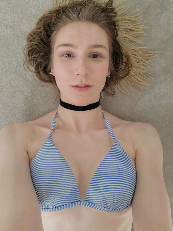 Almost forgot to post these pictures > _ >
Bikini top is too.. 10