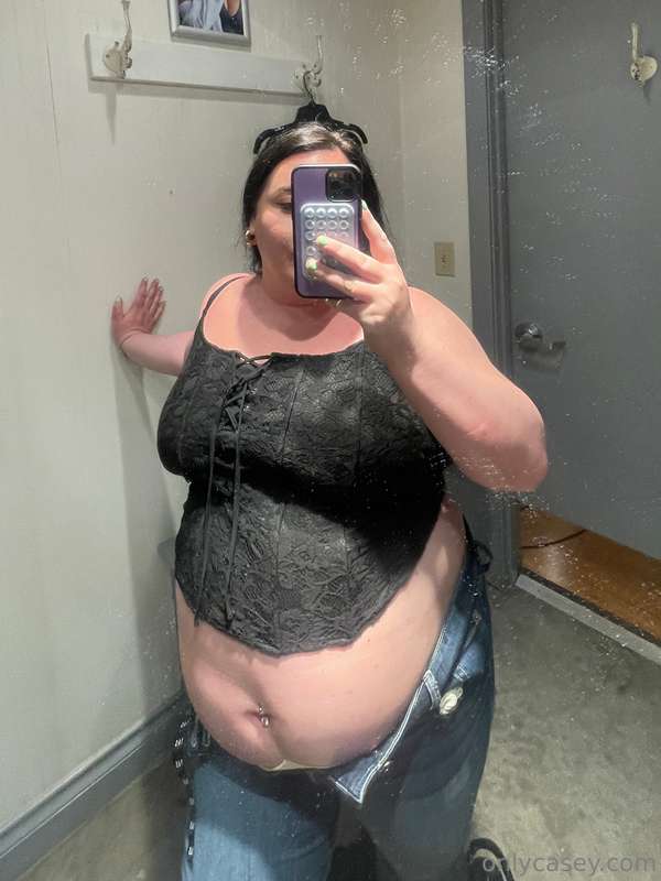You know what’s stupidly hot? Going into a plus size store l.. 3