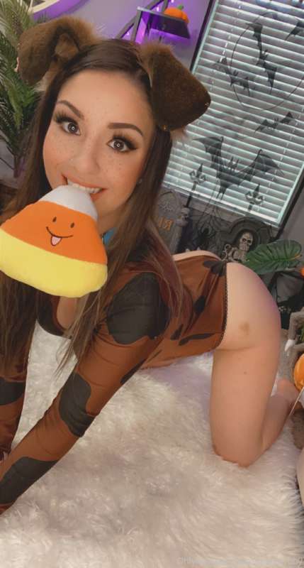I’m looking like a Scooby Snack 😉 
Logging online! Heatherbb.. 4