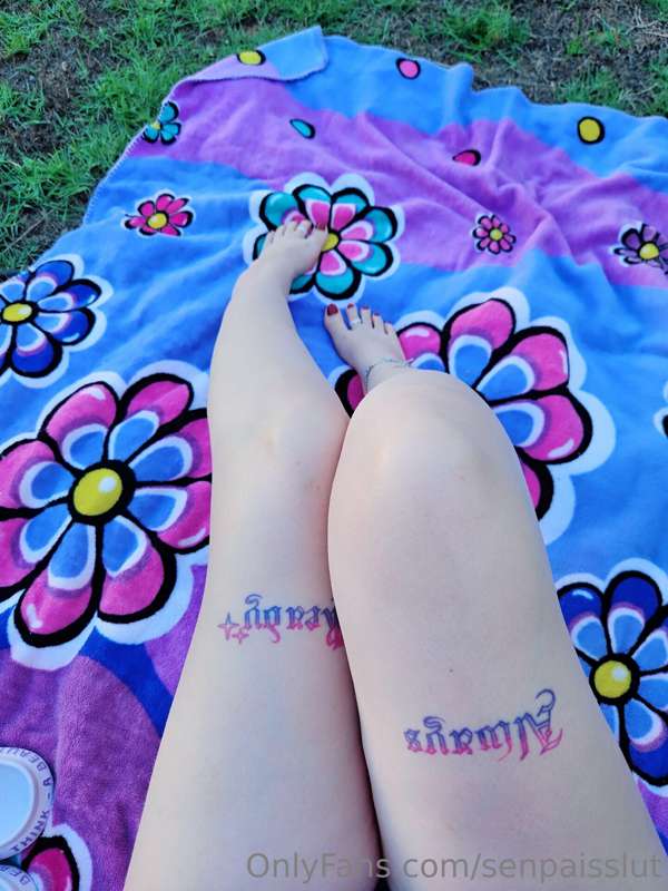 My pretty pale legs 🙈